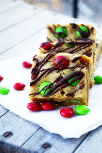 Peanut Butter M&M Blondies