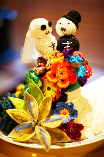 Yarnstorm / Yarnbomb Day Of The Dead Wedding Cake