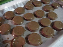 Easy Cookie Recipe: Chocolate Covered Peanut Butter Crackers.