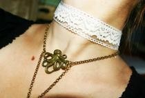 A Sly And Charming Lady Choker