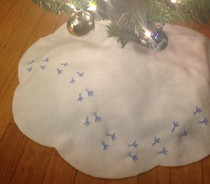 Birdie Tracks Christmas Tree Skirt