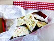 Quick & Easy Peppermint Bark!