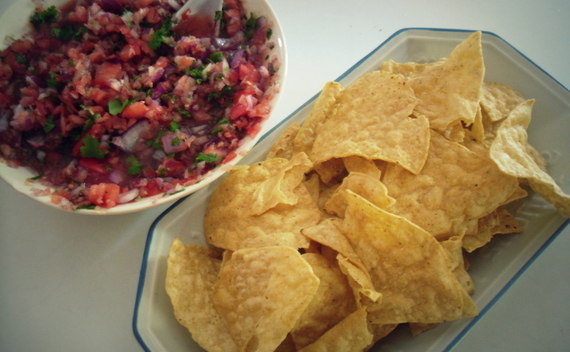 My Ridiculously Easy, Healthy Homemade Salsa