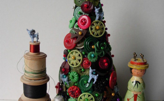 Vintage Button Christmas Tree