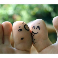Large_square_toes_kissing_1271016269