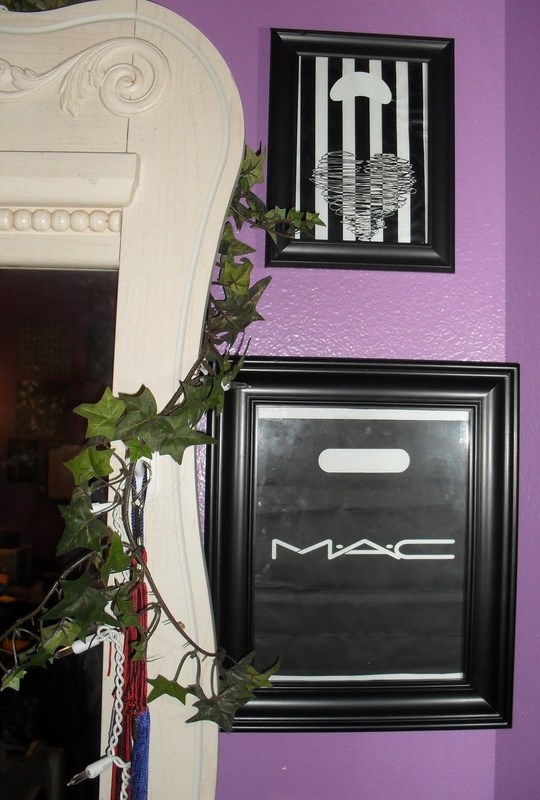 Shopping Bag Wall Art Room Decor · How To Create Art / A Model