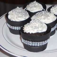 Glamor Cup Cakes With Bling!