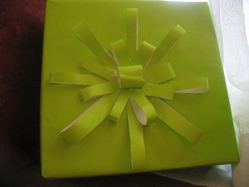 Scrap Wrapping Paper Bows · A Gift Bow · Papercraft on Cut Out + Keep