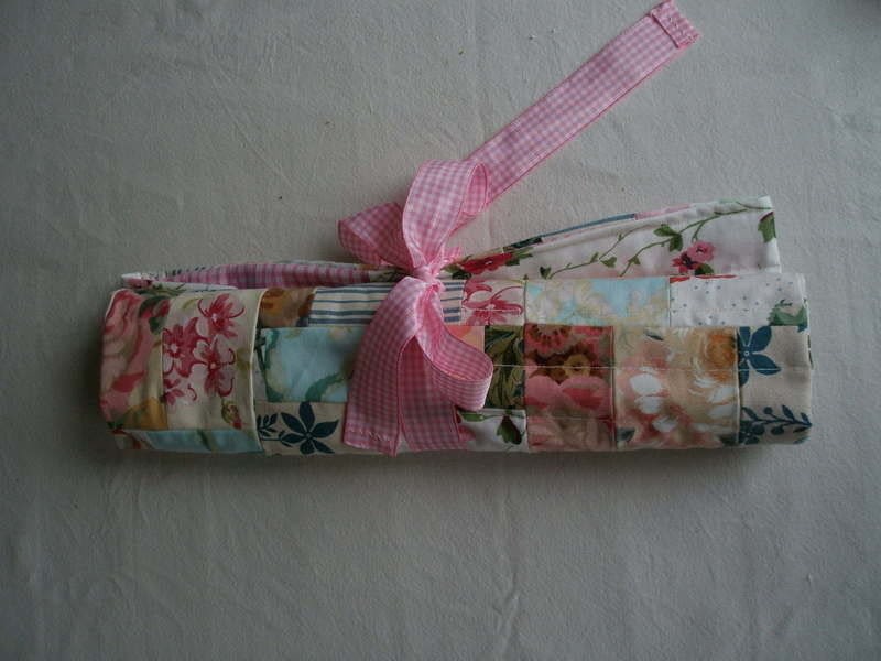 Patchwork Knitting Needle Roll · How To Sew A Roll Up Pouch · Sewing