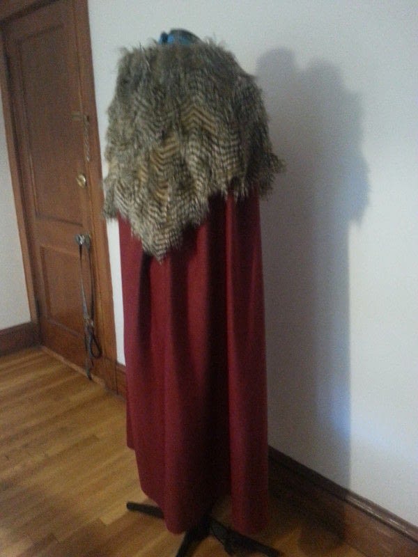 No Sew Fur 'Pelt' For Your Cloak! · How To Make A Cape / Cloak · Sewing