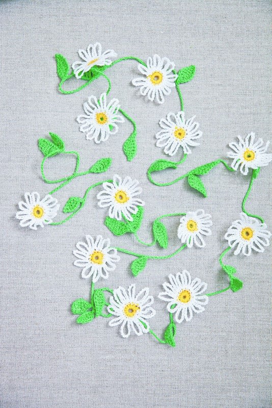 Daisy Chain · Extract from Hook, Yarn and Crochet by Ros Badger · How