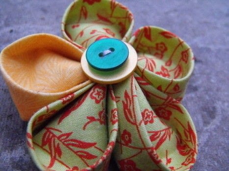 Adorable flowers .  Free tutorial with pictures on how to sew a fabric flower brooches in under 30 minutes by sewing with fabric, scissors, and thread. How To posted by The AfterCraft. Difficulty: 3/5. Cost: Absolutley free. Steps: 23