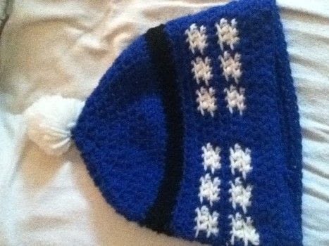 For all the Whovians out there .  Free tutorial with pictures on how to make a baby hat in under 180 minutes by embroidering, yarncrafting, and crocheting with scissors, yarn, and yarn. Inspired by dr who and tardis. How To posted by BumbleBee.  in the Yarncraft section Difficulty: 3/5. Cost: Absolutley free. Steps: 12