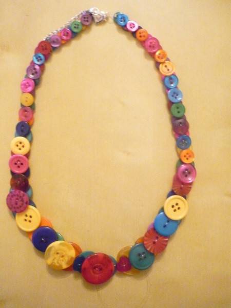 6 Ways To Make a Button Necklace