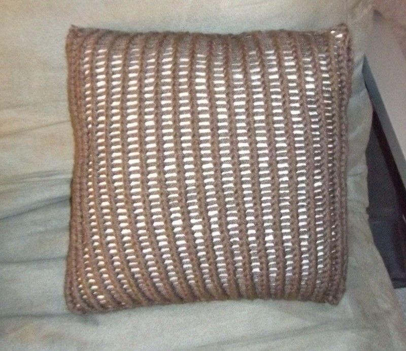 Loom Knit Pillow Cover ? A Knit Or Crochet Cushion ? Yarncraft on Cut Out + Keep