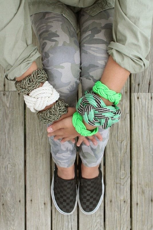 Turk's Head Knot Bracelets · Extract from Mini Macramé by 