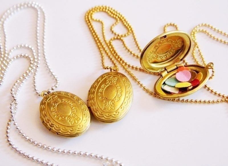 Diy Confetti Medaillon Lockets · How To Make A Locket · Jewelry on Cut