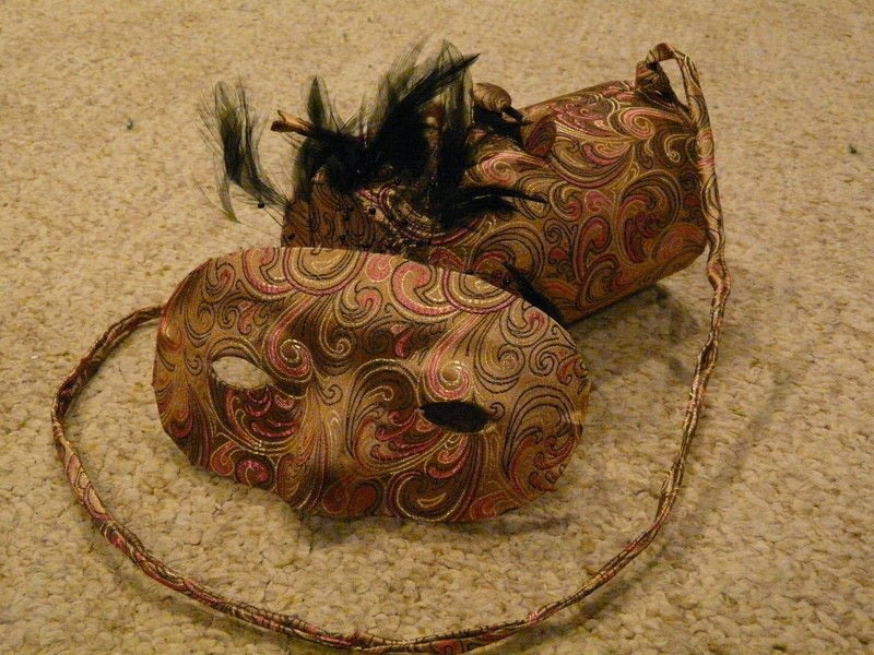 Pretty Bag. · A Handbag · Decorating on Cut Out + Keep · Creation by