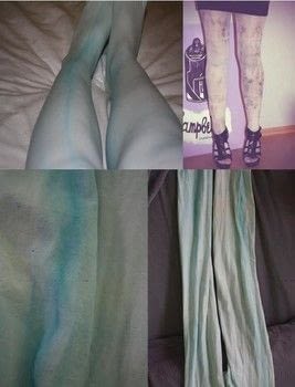 An awesome pair of tights. .  Free tutorial with pictures on how to make a pair of tights / pantyhose in 3 steps by dyeing with elastic band, bowl, and tights. How To posted by Caitywaity. Difficulty: Easy. Cost: Cheap.