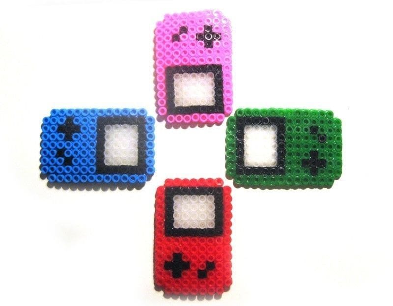 Gameboy Keychain · A Pegboard Bead Charm · Version by Cat Morley