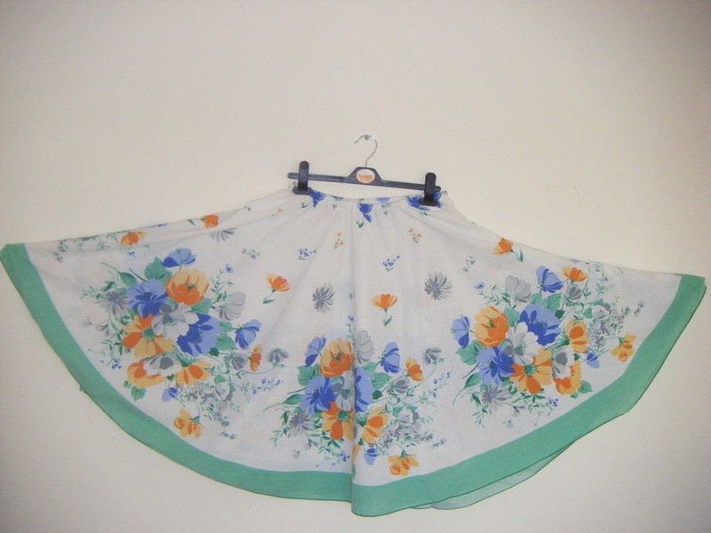 How To Make A Full Circle Skirt From Tablecloth By Minnie How To Make A Full Circle Skirt From Tablecloth