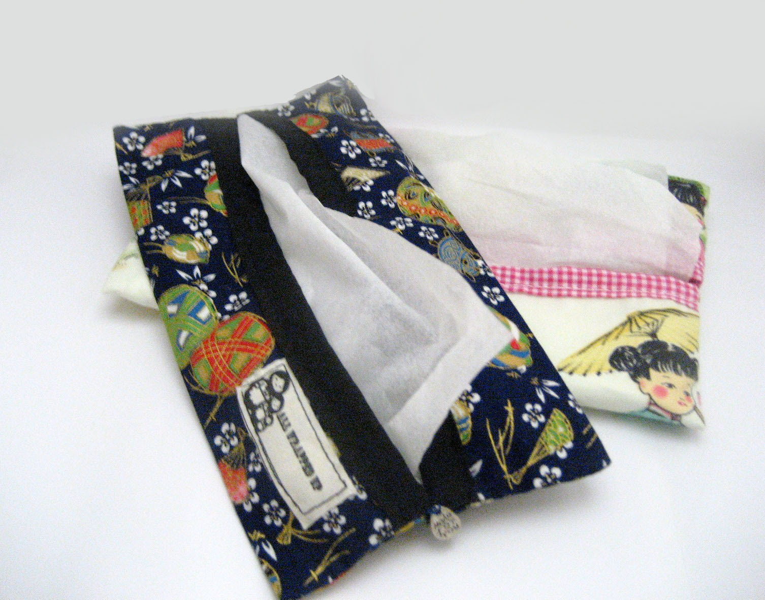 No Lining Tissue Pouch · How To Make A Tissues Holder · Sewing on Cut