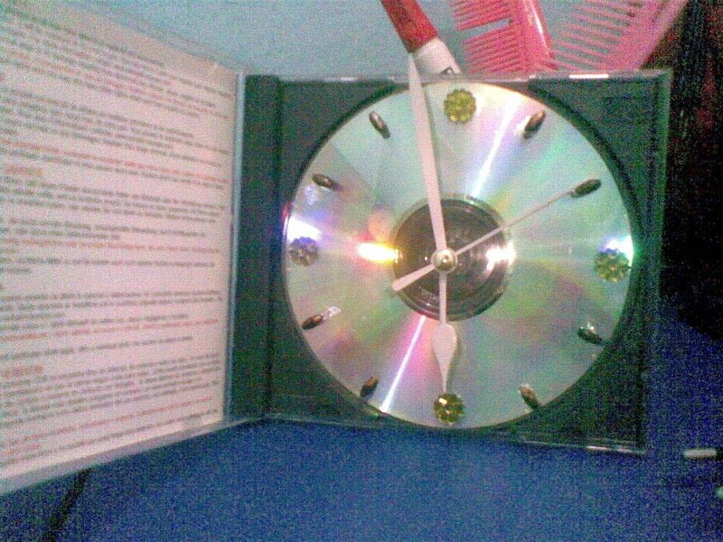 how to cut a cd case