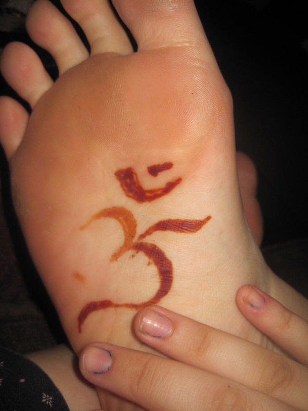 Henna Om · A Henna Tattoo · MakeUp Techniques on Cut Out + Keep