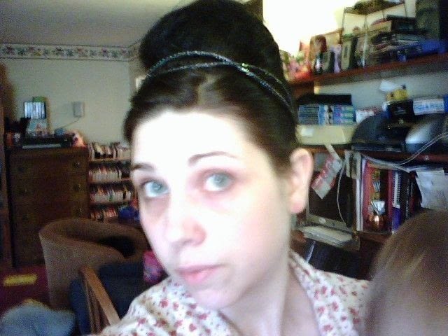 Diy 1950's Beehive Hairdo · How To Style A Beehive 