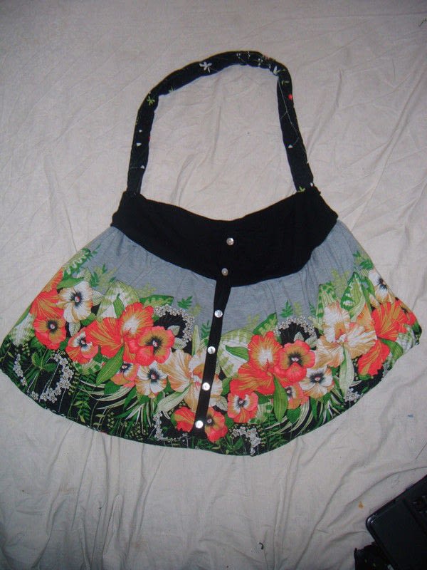 Recycled Clothing Bag · How To Make A Shoulder Bag · Sewing on Cut Out