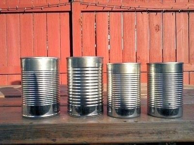 How to make a tin can planter. Paint Dipped And Speckled Soup Can Planters - Step 1