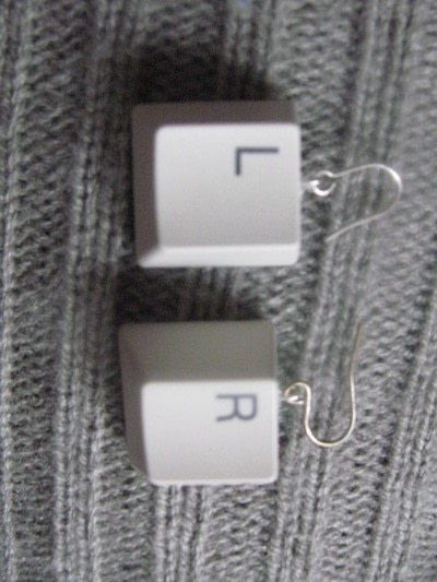 How to make a pair of computer chip earrings. Keyboard Earrings - Step 5