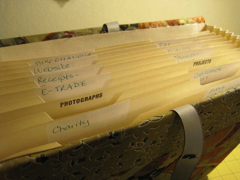 Upcycled Accordion Folder · How To Make A Binder Folder · Papercraft on