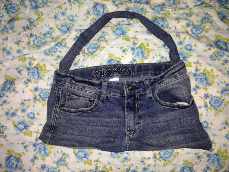 Turn Denim Jeans Into A Denim Bag · How To Sew A Denim Bag · Sewing on