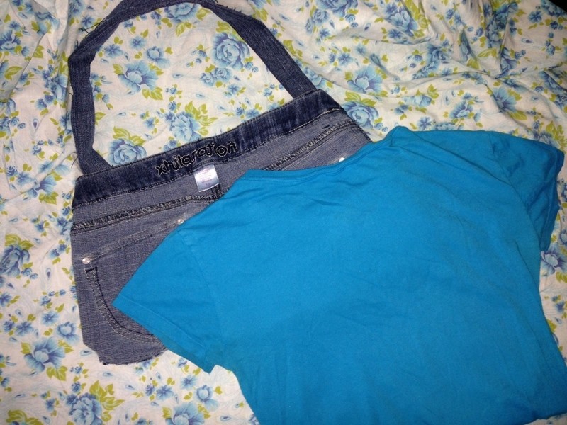 Turn Denim Jeans Into A Denim Bag · How To Sew A Denim Bag · Sewing on